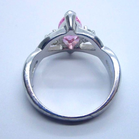 PINK Marquis cut cocktail ring with woven silver look pattern. Size 8 - Picture 3 of 3
